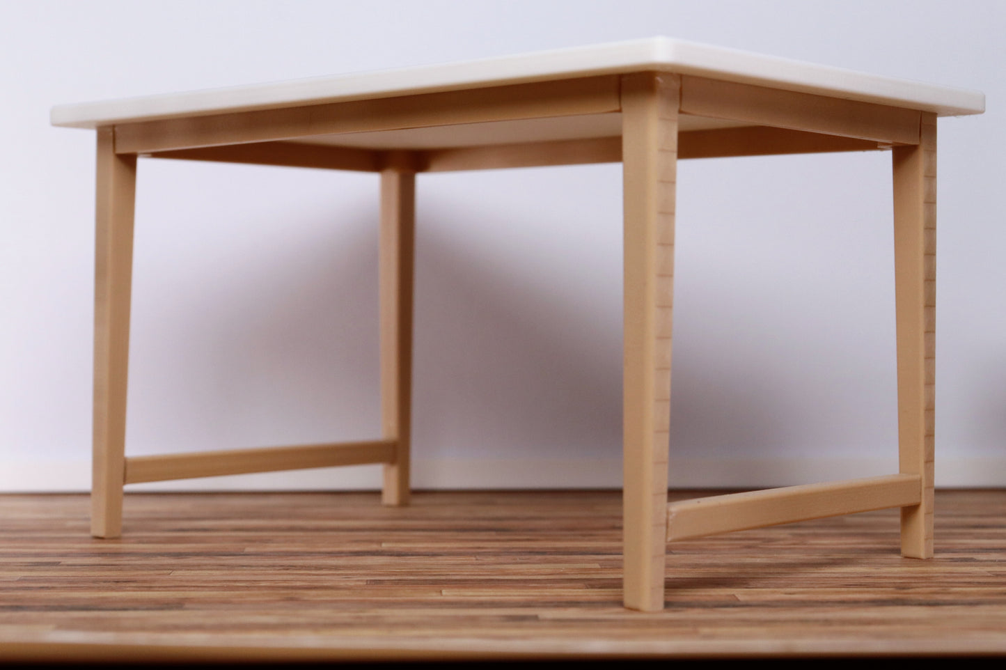 Miniatyrbord med stolar