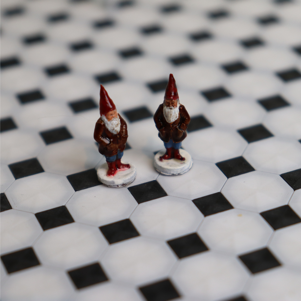 Klassisk Svensk Tomte – Handmålad Miniatyr