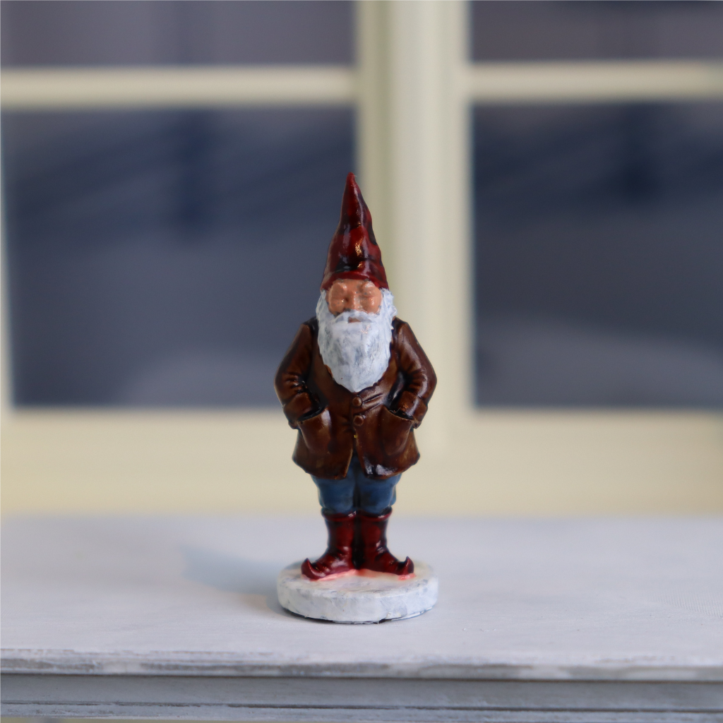 Klassisk Svensk Tomte – Handmålad Miniatyr