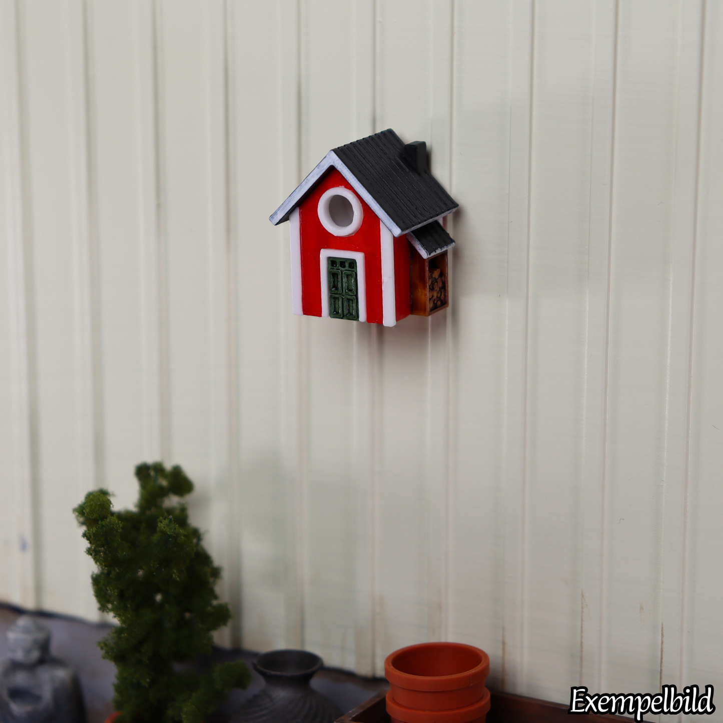 Miniatyr fågelholk svensk stuga