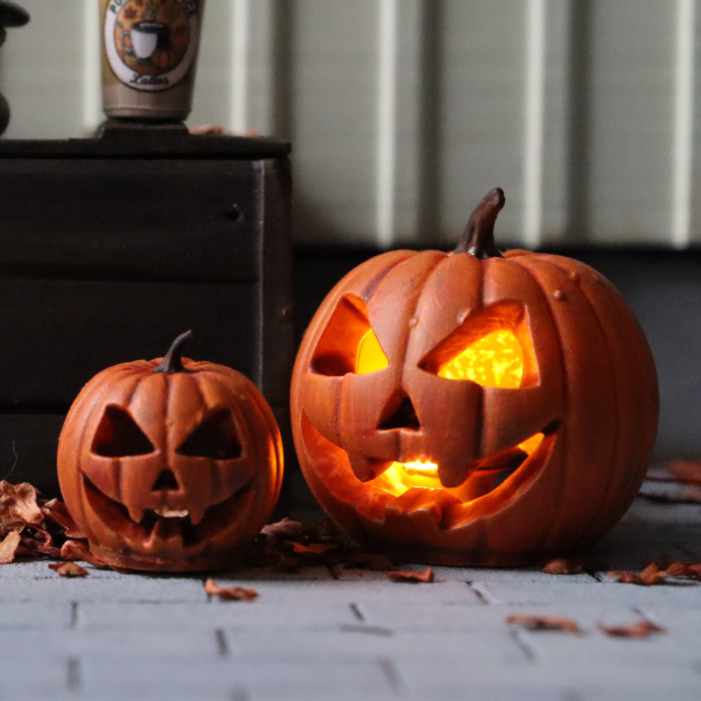 Handmålad miniatyr "Jack-o'-lantern" pumpa